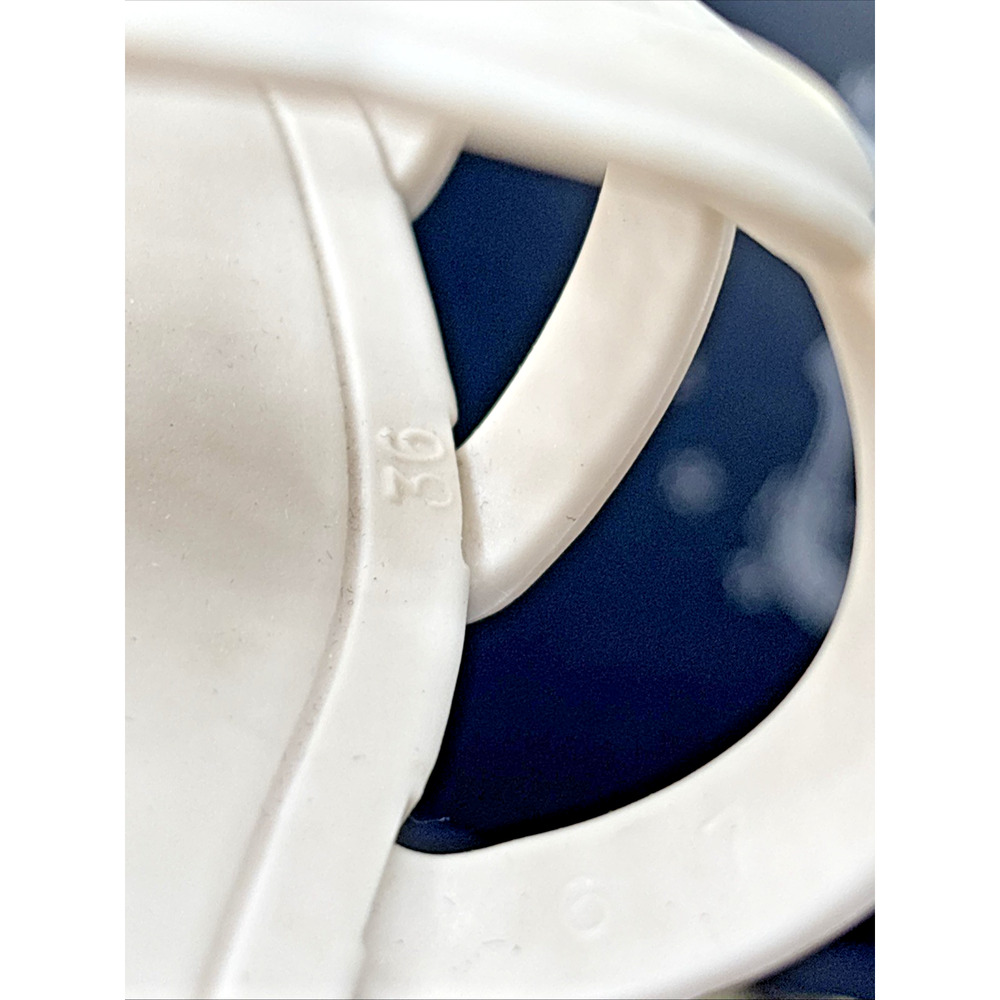 White Rubber Slide Sandals Size 6 Women’s Interlocking GG - Picture 11 of 12